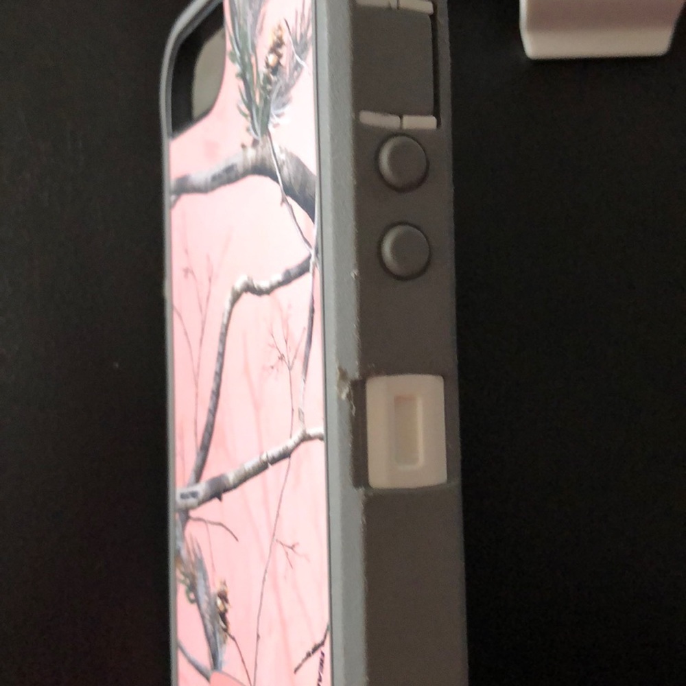 Otter Box - Picture 7 of 8